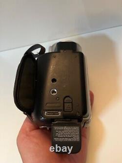 SONY DCR-SR300 Handycam Digital Video Camera Recorder (40GB) Silver TESTED