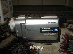 SONY DCR-TRV20 Digital Video Camera Recorder Handycam miniDV Super Night Shot