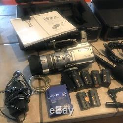 SONY Digital Handycam Video Camera Recorder DCR-VX2000 NTSC Super Steady Shot