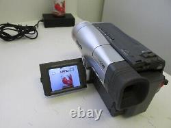 Samsung SCL520 440X Digital Zoom 8mm NTSC Video Camera Record and Transfer Video