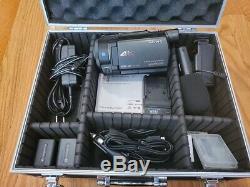 Sony 4k Digital Video Recorder FDR-AX30 With Tripod and Carrying Case