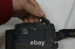 Sony DCR-TRV22E Mini DV Digital Video Camera Recorder / Handycam MiniDV (b)