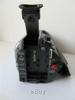 Sony DCR-TRV950 Mini DV Digital Video Camera Recorder withExtras