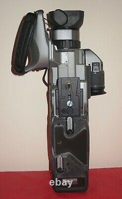 Sony DCR-VX9000E Digital Video Camera Recorder Professional 3CCD Camcorder