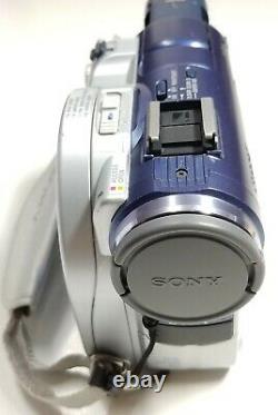 Sony DCR-dvd100E Handycam digital video camera recorder