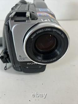 Sony Digital Handycam DCR-TRV103 NTSC Digital 8 Video Record Untested