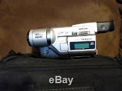 Sony Digital Handycam Video Camera Recorder DCR-TRV320 w Orig Accessories TESTED