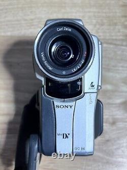 Sony Digital Video Camera Recorder Zeiss Lens DCR-PC110 Mini DV Working READ