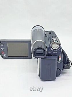 Sony Handicam DCR-HC26 Digital Video Camera Recorder Case Battery DVC Read Desc