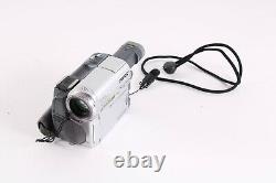 Sony HandyCam DCR-TRV33 MiniDV Digital Video Camera Recorder With Battery