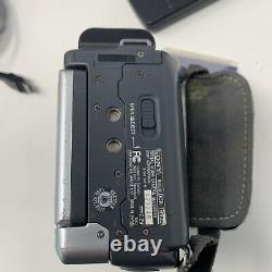 Sony HandyCam DCR-TRV33 MiniDV Digital Video Camera Recorder With Battery (A11)