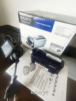 Sony Handycam DCR-SX33E Digital Video Recorder With original box