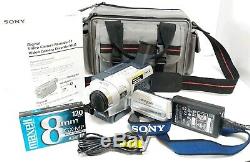 Sony Handycam HI 8 CCD-TRV118 Video Recorder Handheld 560X Digital Zoom Bag Tape
