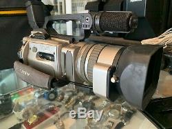 Sony (dcr-vx2000e) Digital Video Camera Recorder In Silver Made In Japan