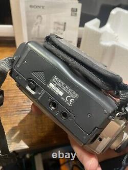 Caméscope numérique Sony DCR-TRV8E MiniDV en très rare modèle