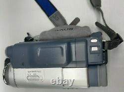 Enregistreur Vidéo Numérique Sony Handycam Dcr-trv460 Avec Accessoires (5d1)