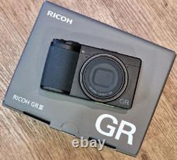 Ricoh Gr III Compact Digital Camera Garantie De 6 Mois Immaculée Condition