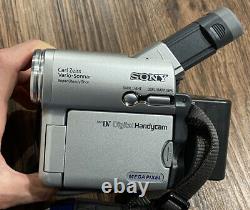 Sony Dcr-trv33 Enregistreur De Cassette Vidéo Numérique Carl Zeiss 120x Withaccessories