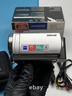 Sony Handycam DCR-SR88E Enregistreur de caméra vidéo numérique argentée