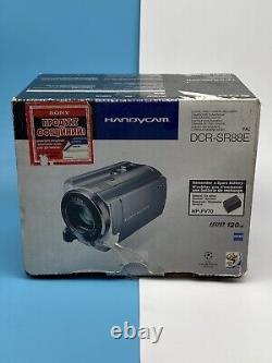 Sony Handycam DCR-SR88E Enregistreur de caméra vidéo numérique argentée